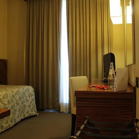 Mh Hotel Piacenza Fiera Экстерьер фото