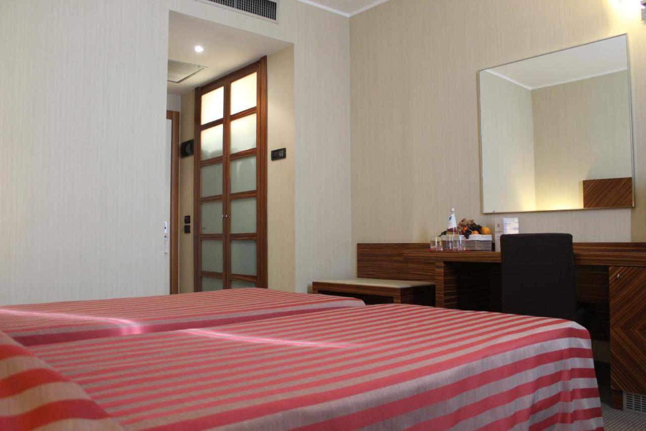 Mh Hotel Piacenza Fiera Экстерьер фото