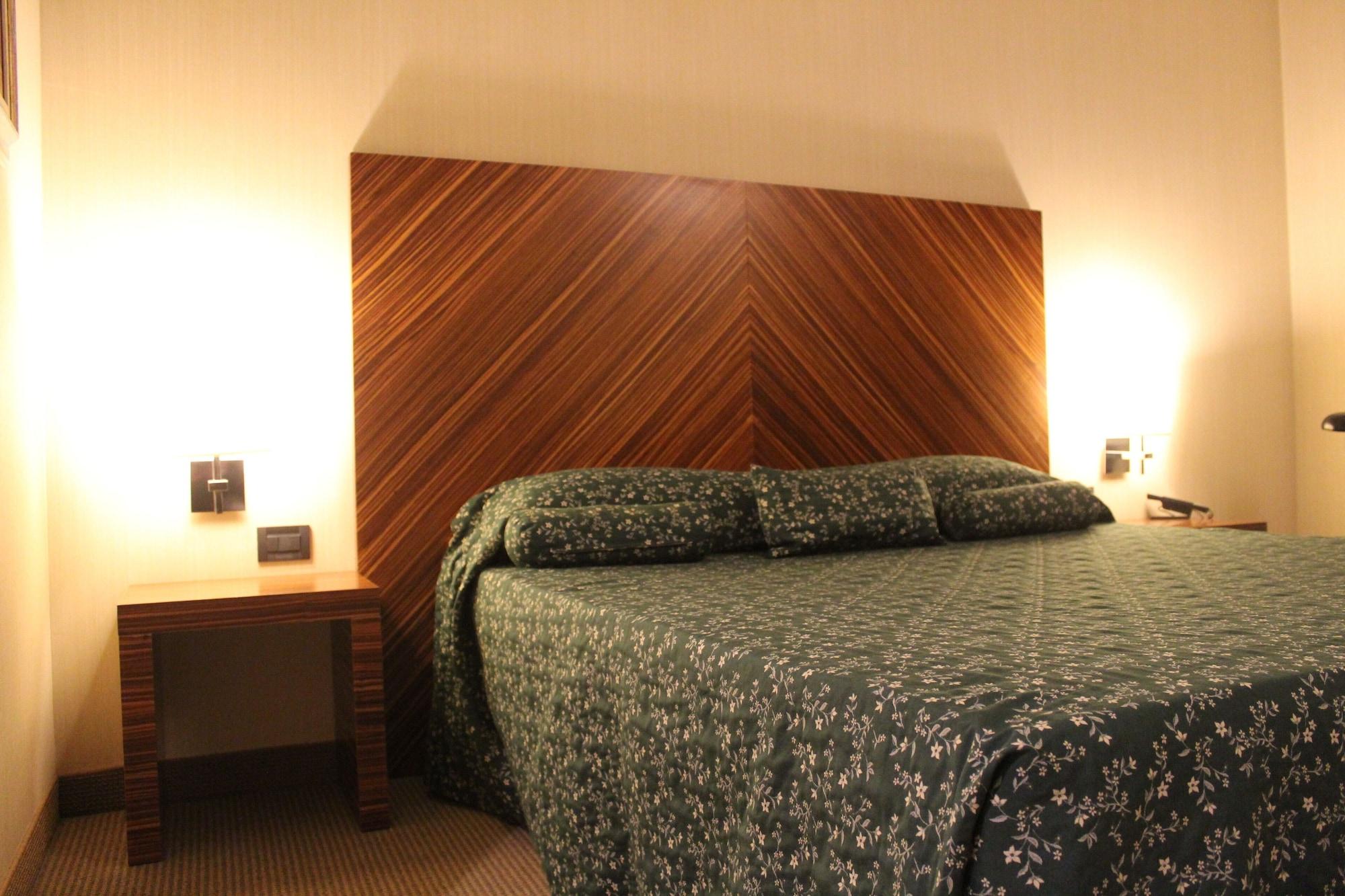 Mh Hotel Piacenza Fiera Экстерьер фото