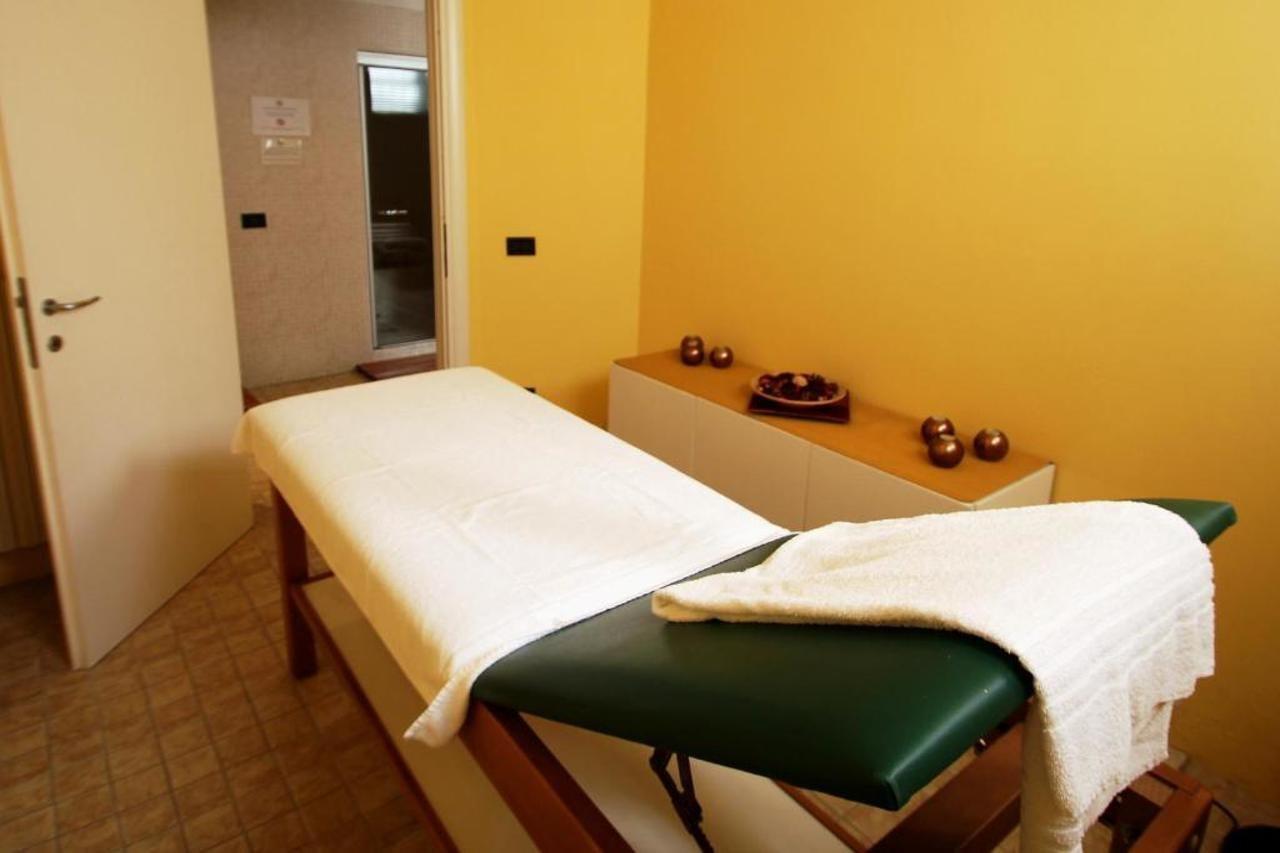 Mh Hotel Piacenza Fiera Экстерьер фото