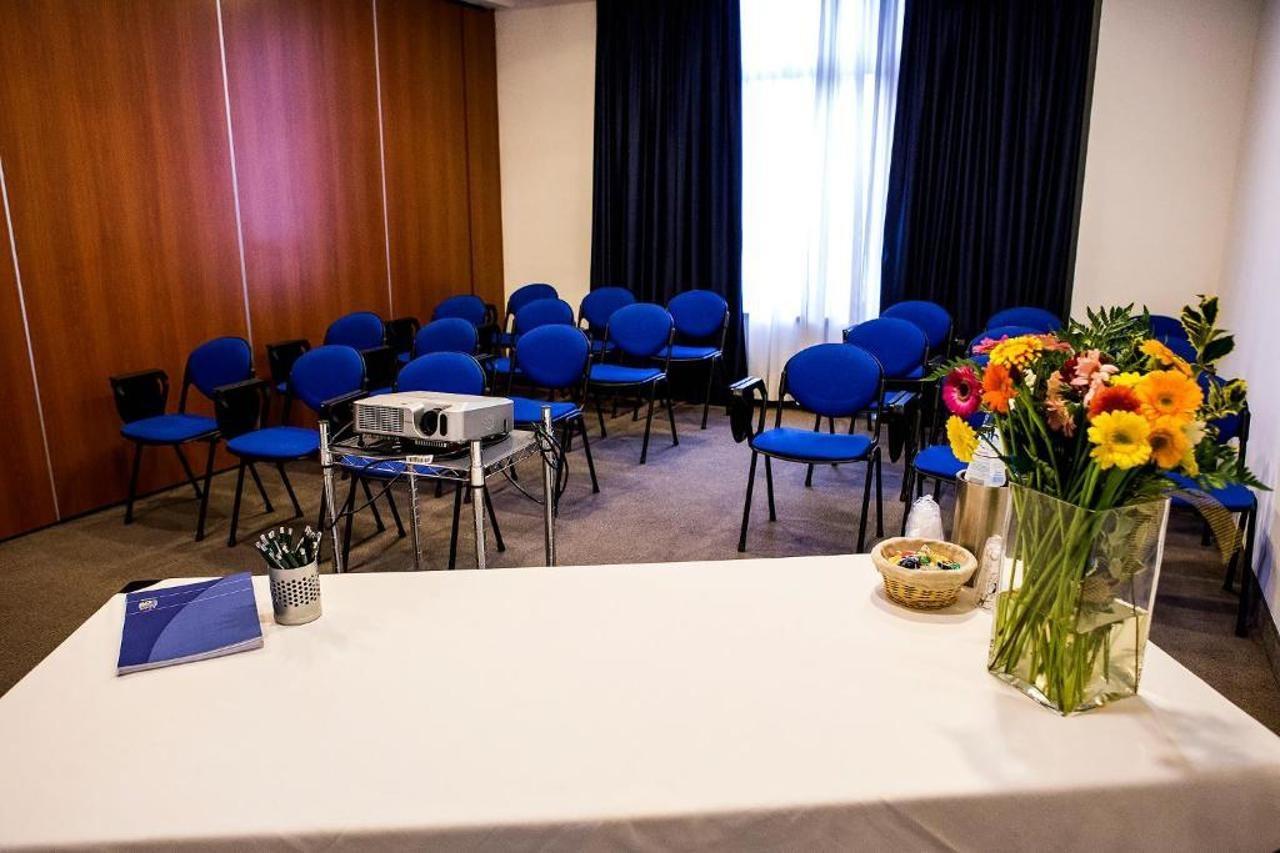 Mh Hotel Piacenza Fiera Экстерьер фото