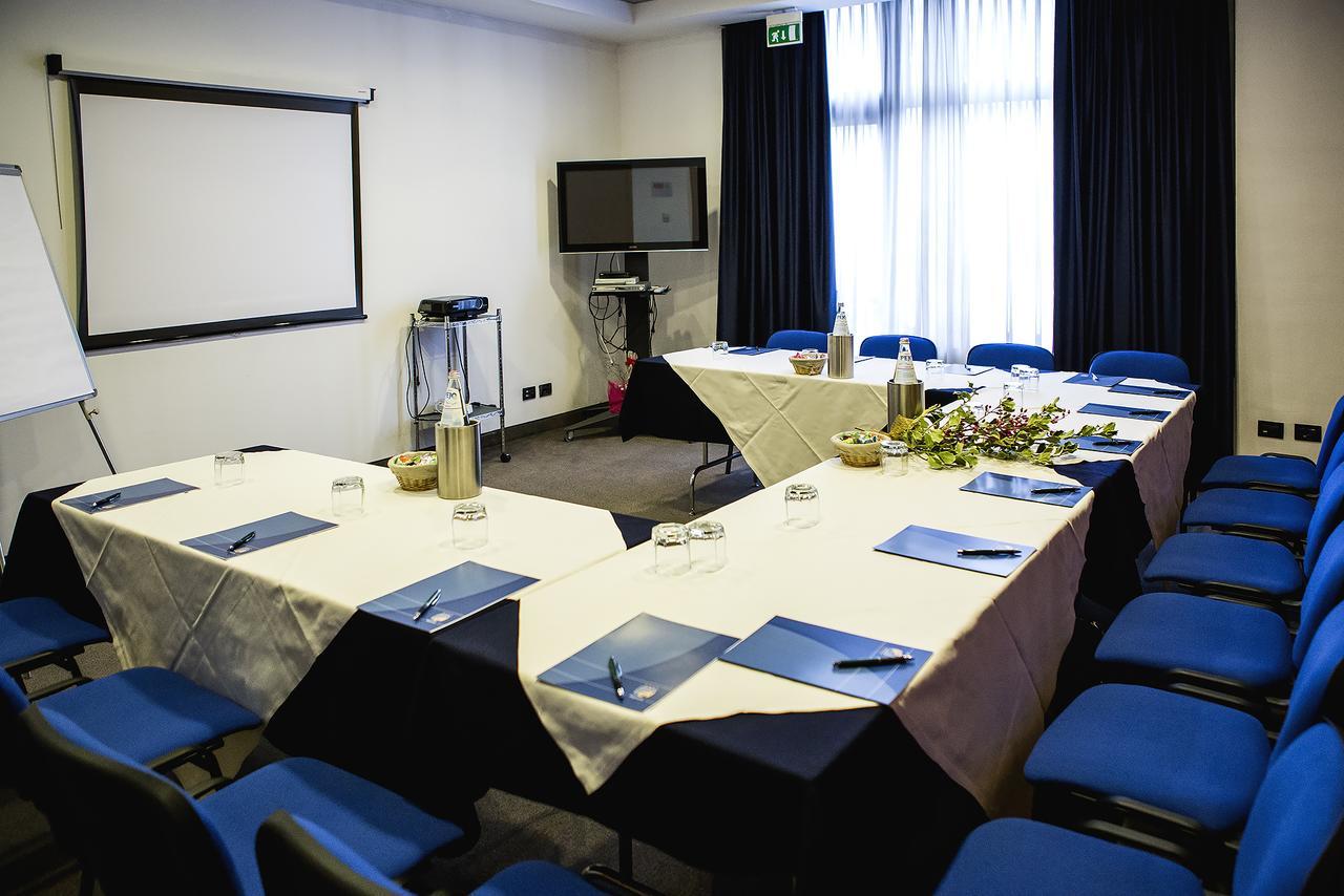 Mh Hotel Piacenza Fiera Экстерьер фото
