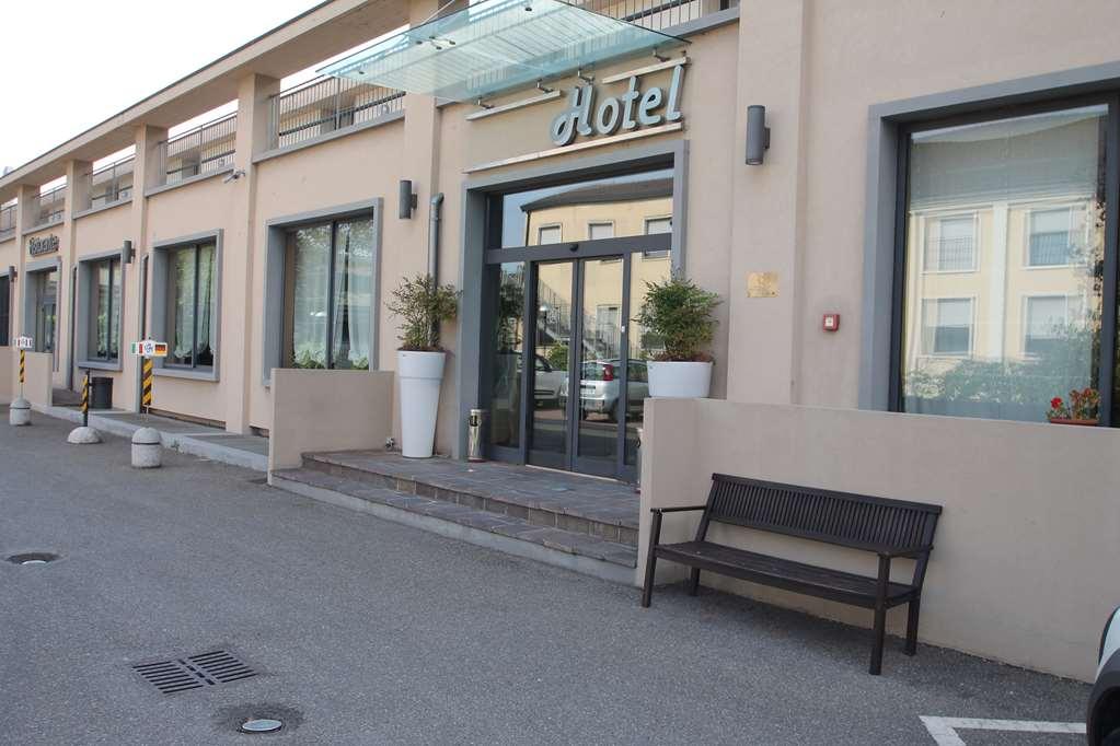 Mh Hotel Piacenza Fiera Экстерьер фото